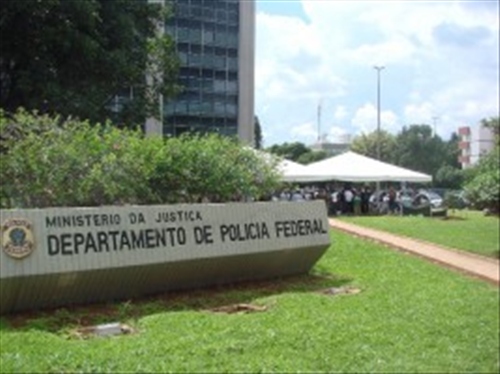 Policiais querem valorização e fim das perseguições » 





