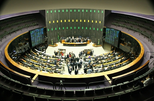 Plenário da Câmara tem quatro sessões extraordinárias hoje