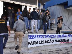 Federais aproveitam paralisação para fazer plebiscito